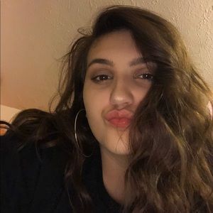 Meet your Posher, Hailey